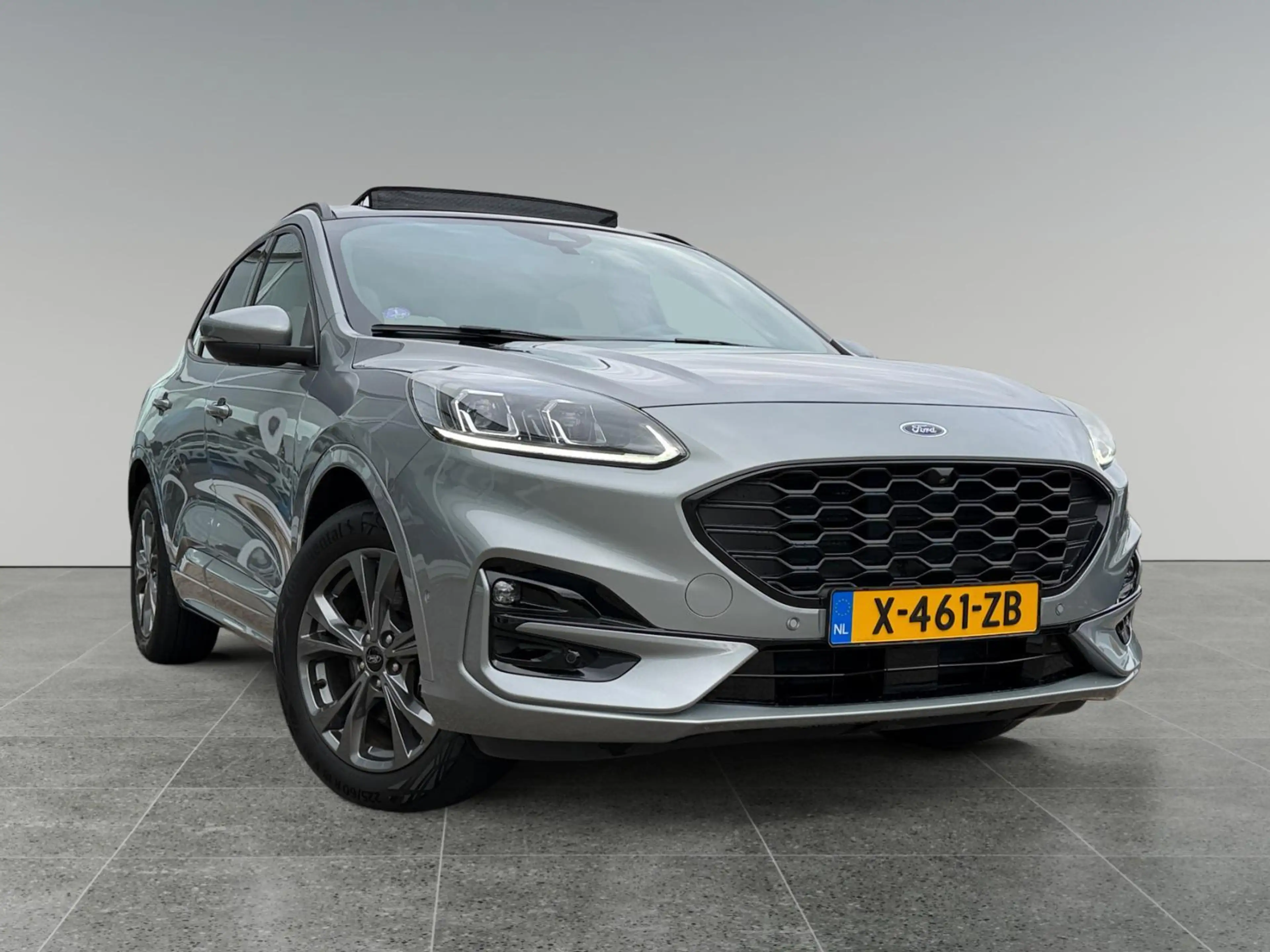 Ford Kuga ST-Line X 2.5 Plug-in Hybrid 225pk — photo 2