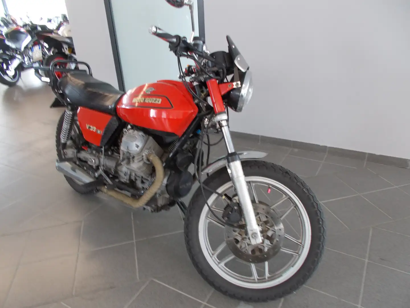 Moto Guzzi V 35 II Kırmızı - 2