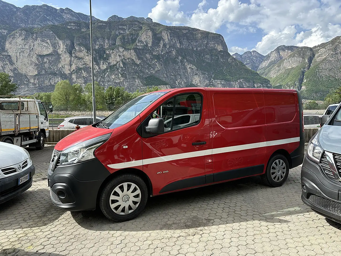 Nissan NV300 27 1.6 dci 120cv L1H1 3082687 Rojo - 2
