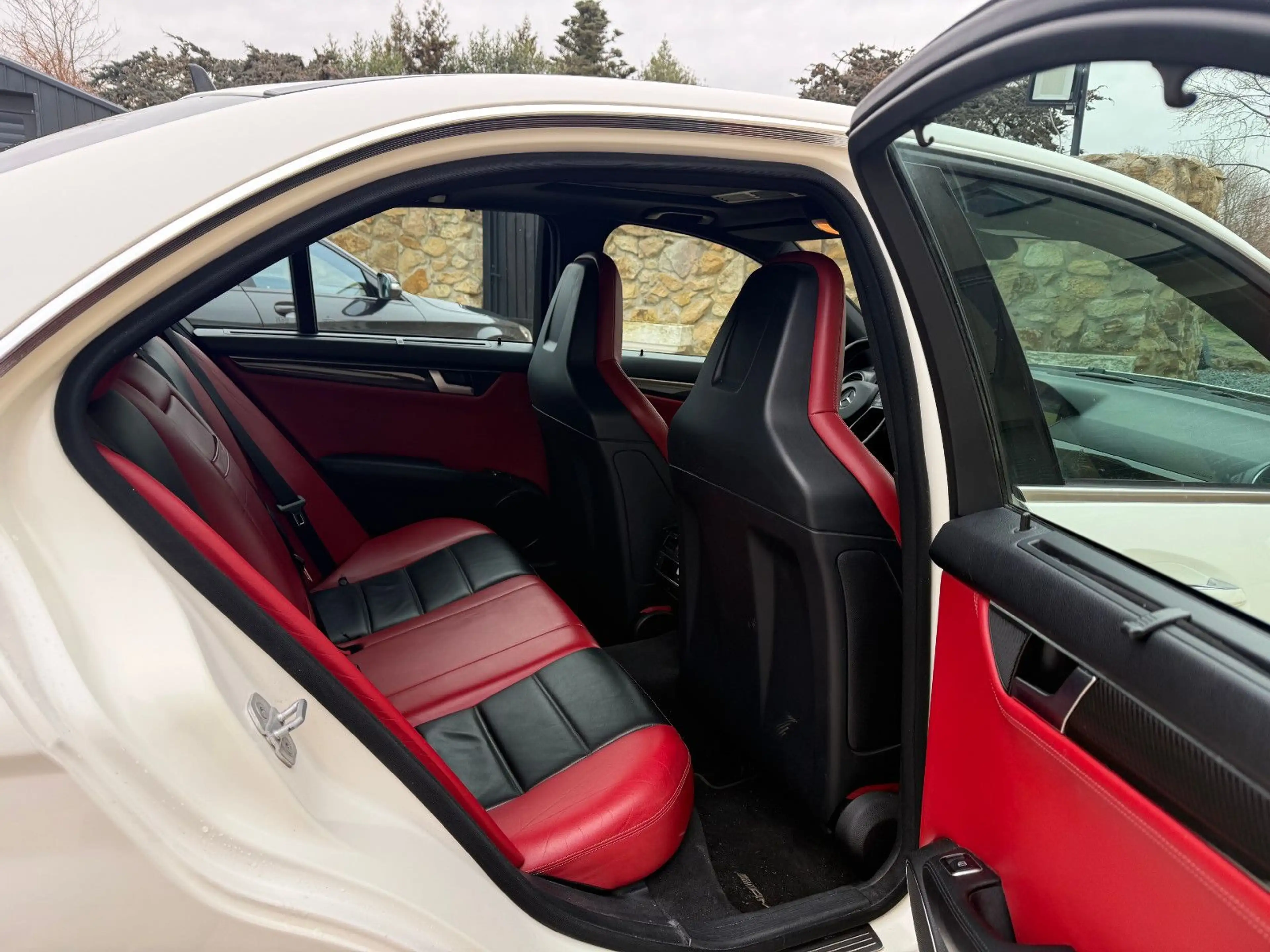 Mercedes-Benz C 63 AMG +Leder+Navi+SSD+H&K+Rückf.+Klappen+ — photo 14