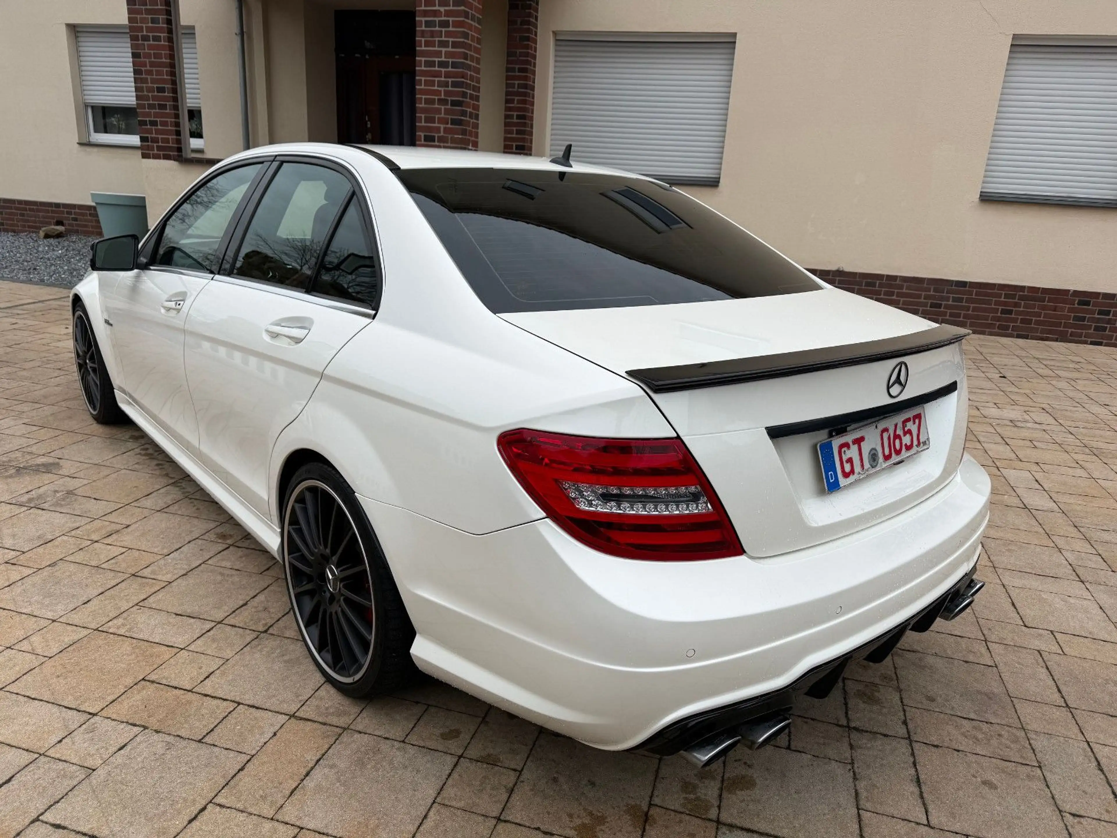 Mercedes-Benz C 63 AMG +Leder+Navi+SSD+H&K+Rückf.+Klappen+ — photo 4