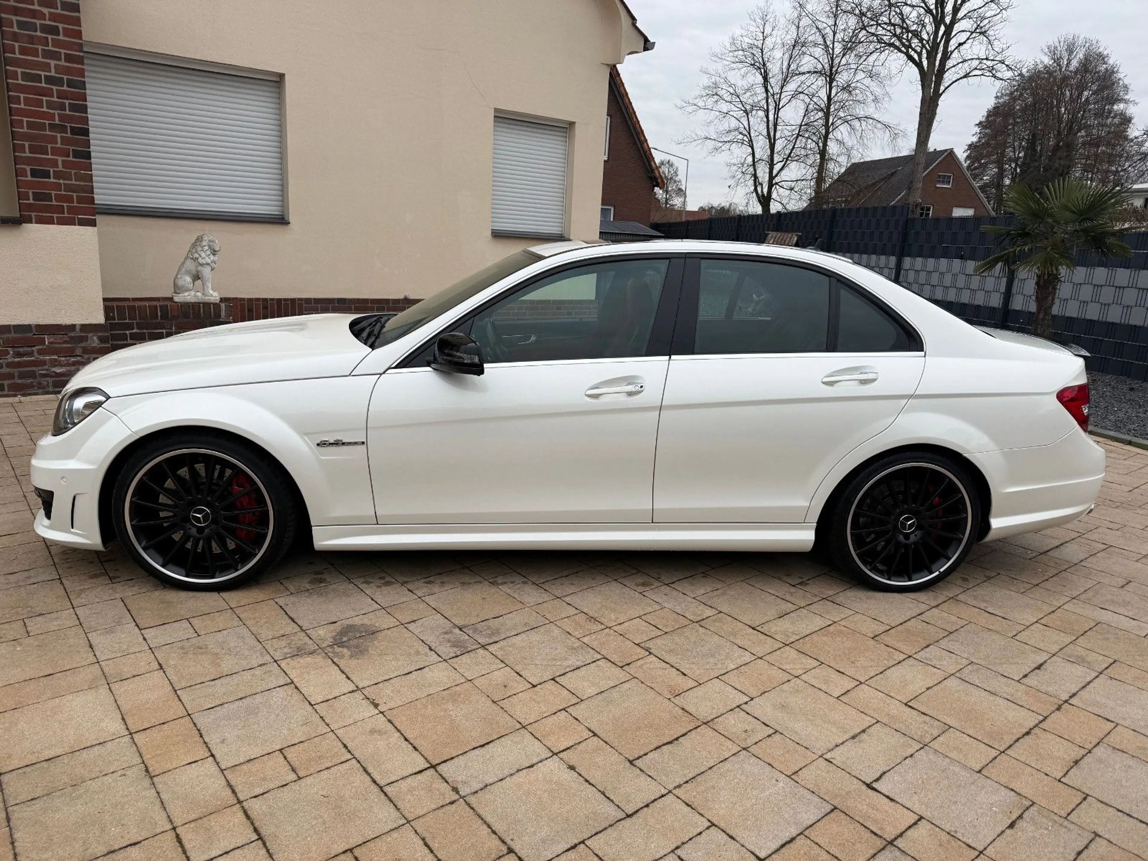 Mercedes-Benz C 63 AMG +Leder+Navi+SSD+H&K+Rückf.+Klappen+ — photo 3