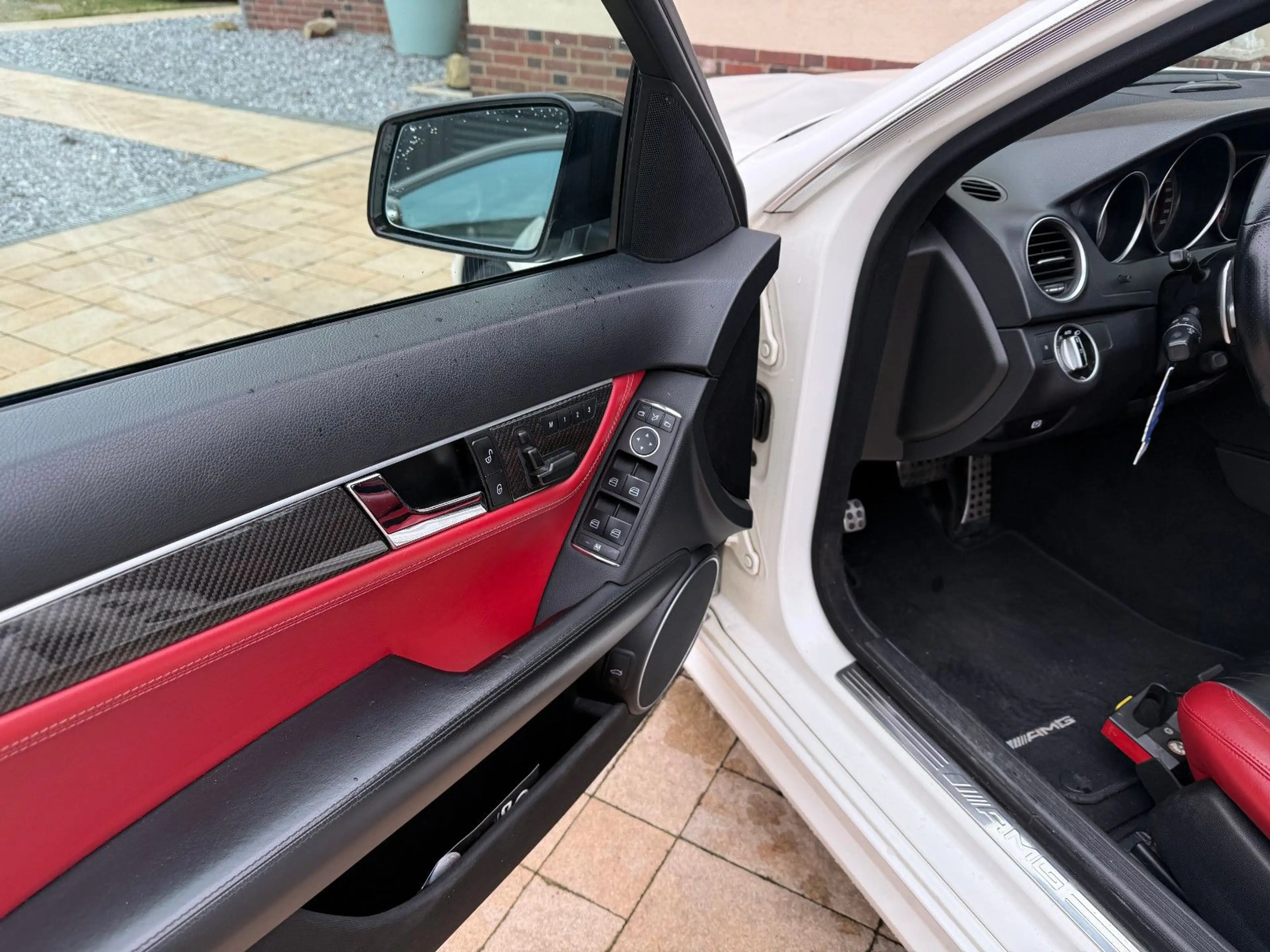 Mercedes-Benz C 63 AMG +Leder+Navi+SSD+H&K+Rückf.+Klappen+ — photo 10