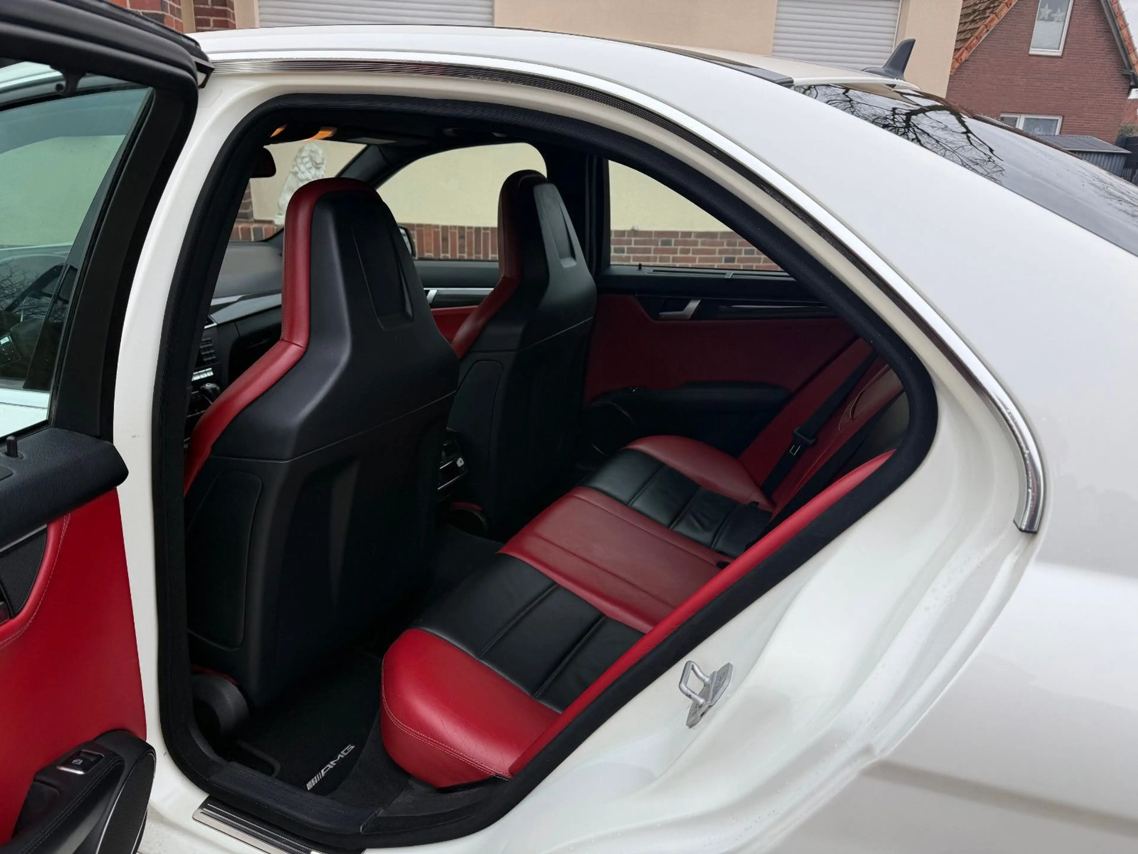 Mercedes-Benz C 63 AMG +Leder+Navi+SSD+H&K+Rückf.+Klappen+ — photo 12