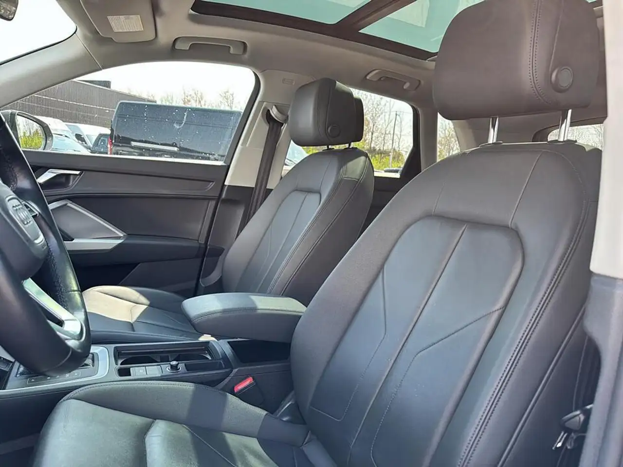 Audi Q3 photo Audi Q3