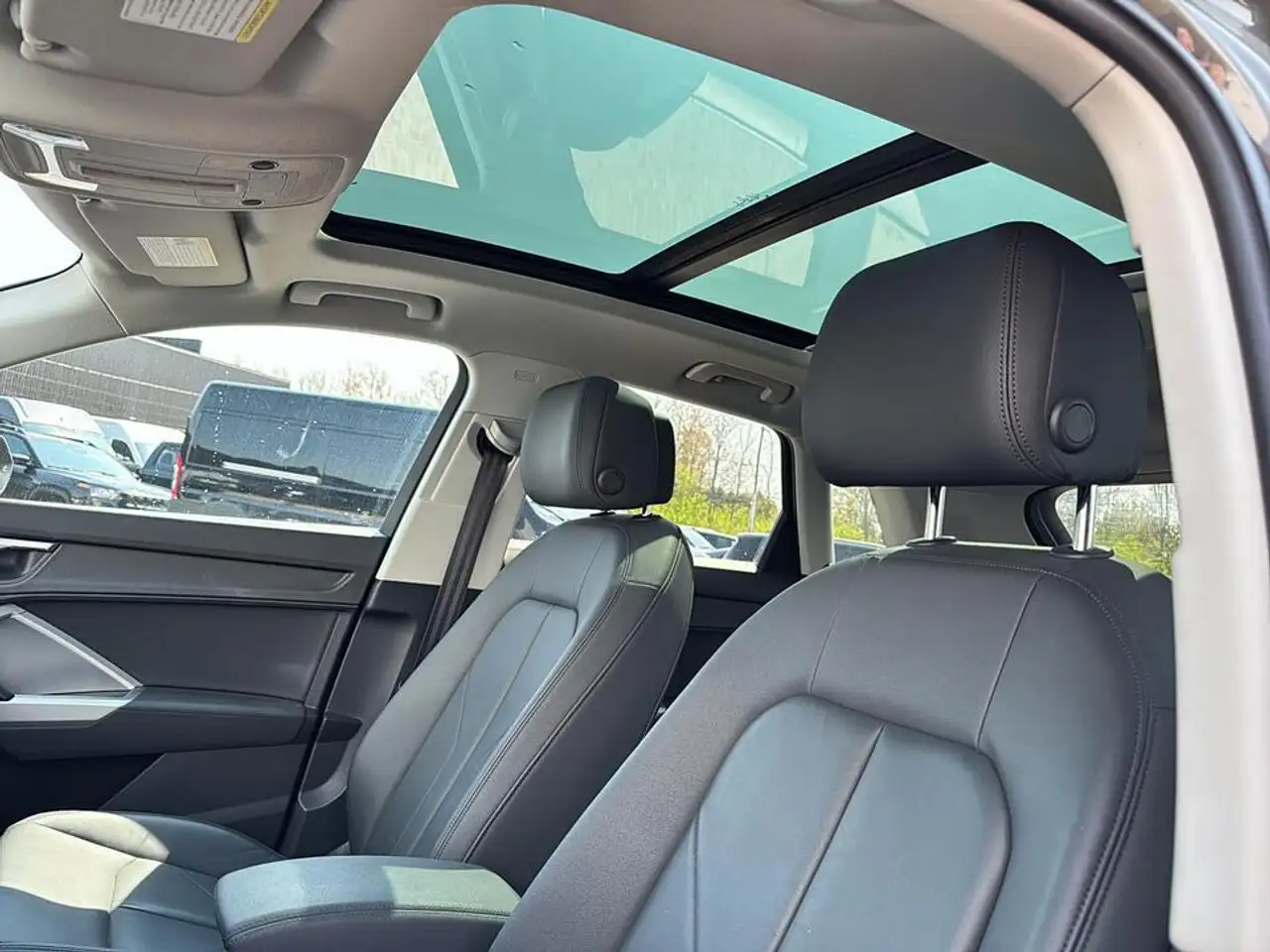 Audi Q3 photo Audi Q3