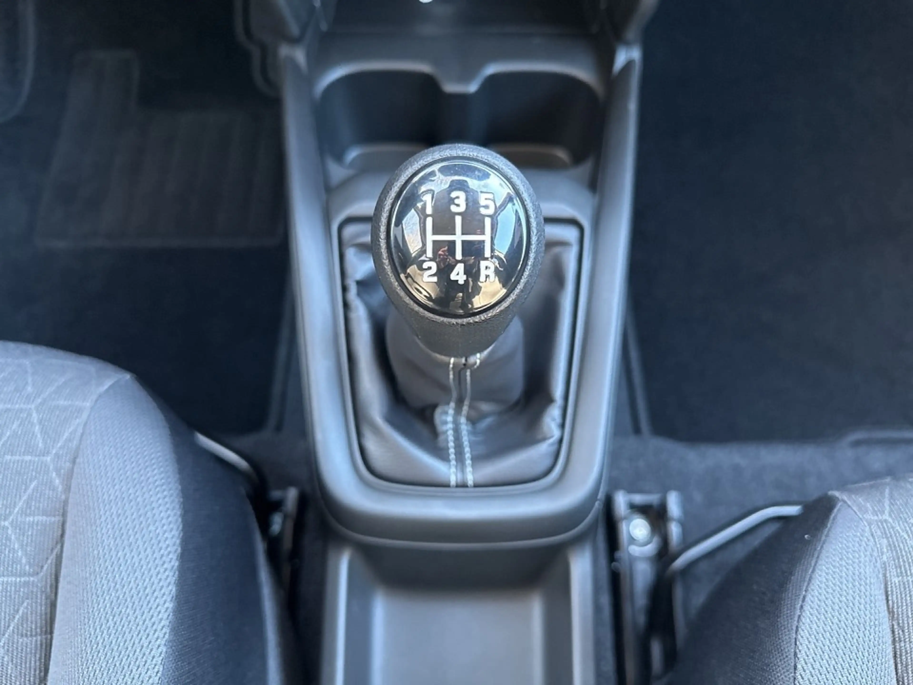 Suzuki Swift 1,2 HYBRID MT COMFORT — photo 15