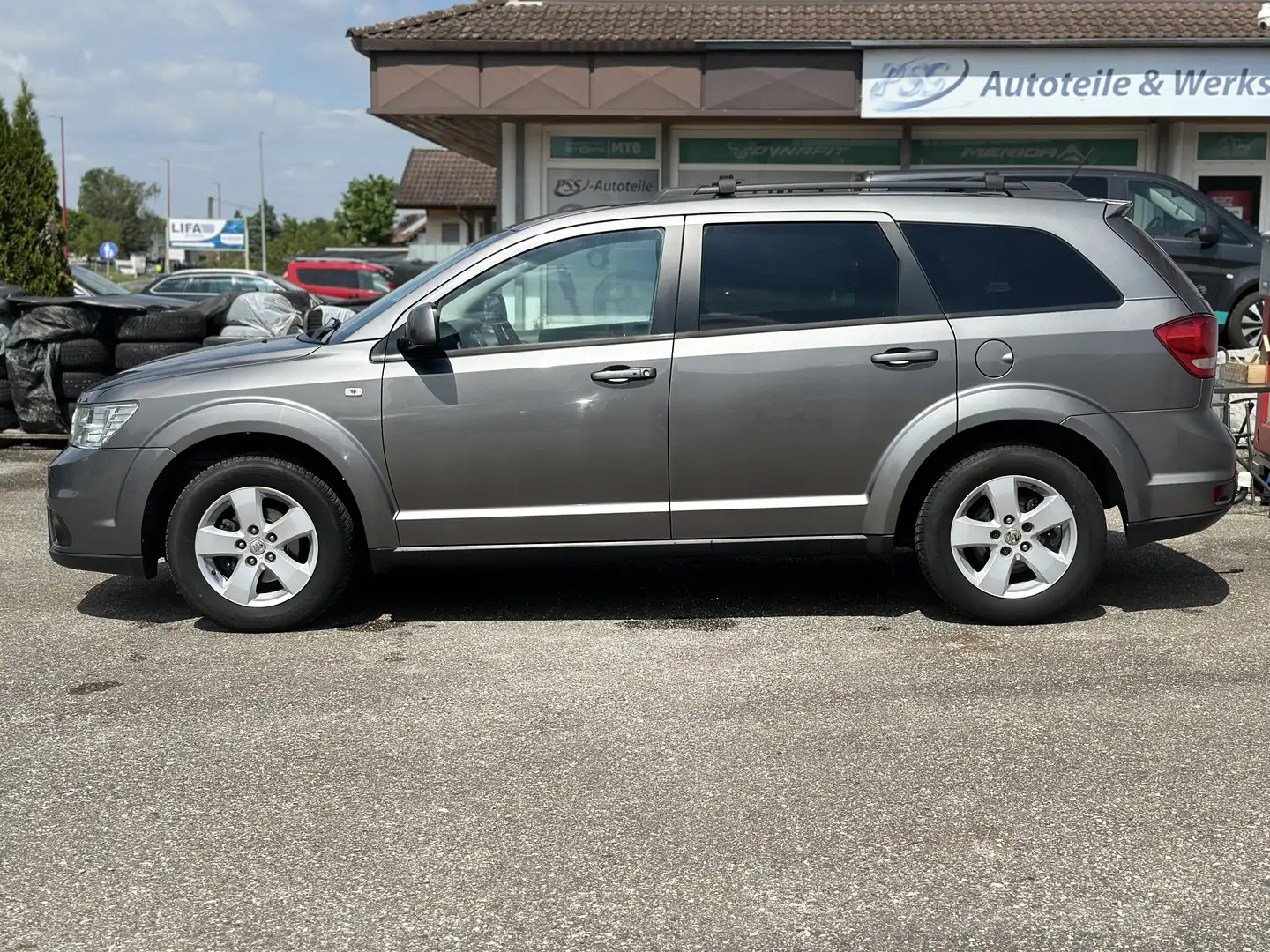 Fiat Freemont Basis Gris - 2