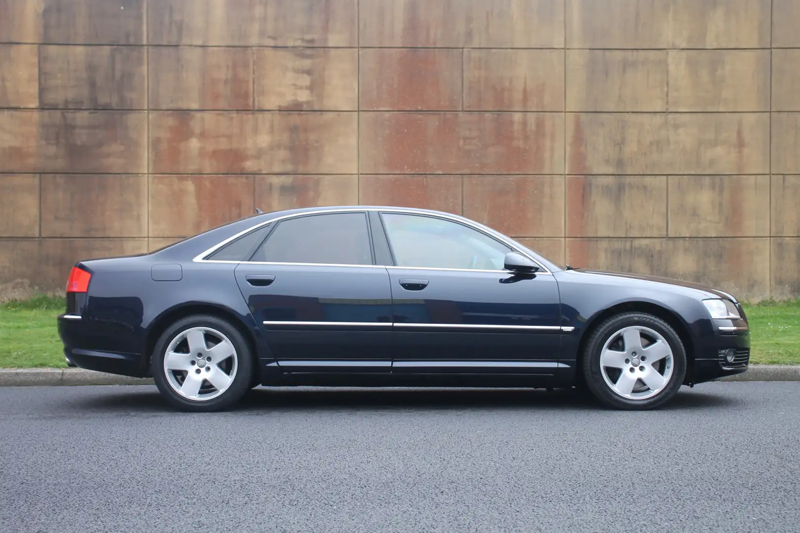 Audi A8 3.2 FSI Blau - 2