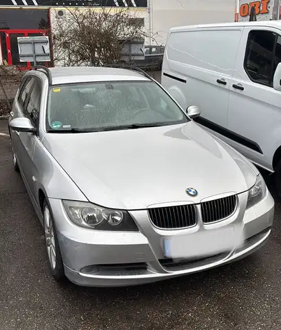 BMW 325 i M xDrive 4x4 Touring | AHK | 17`Alu