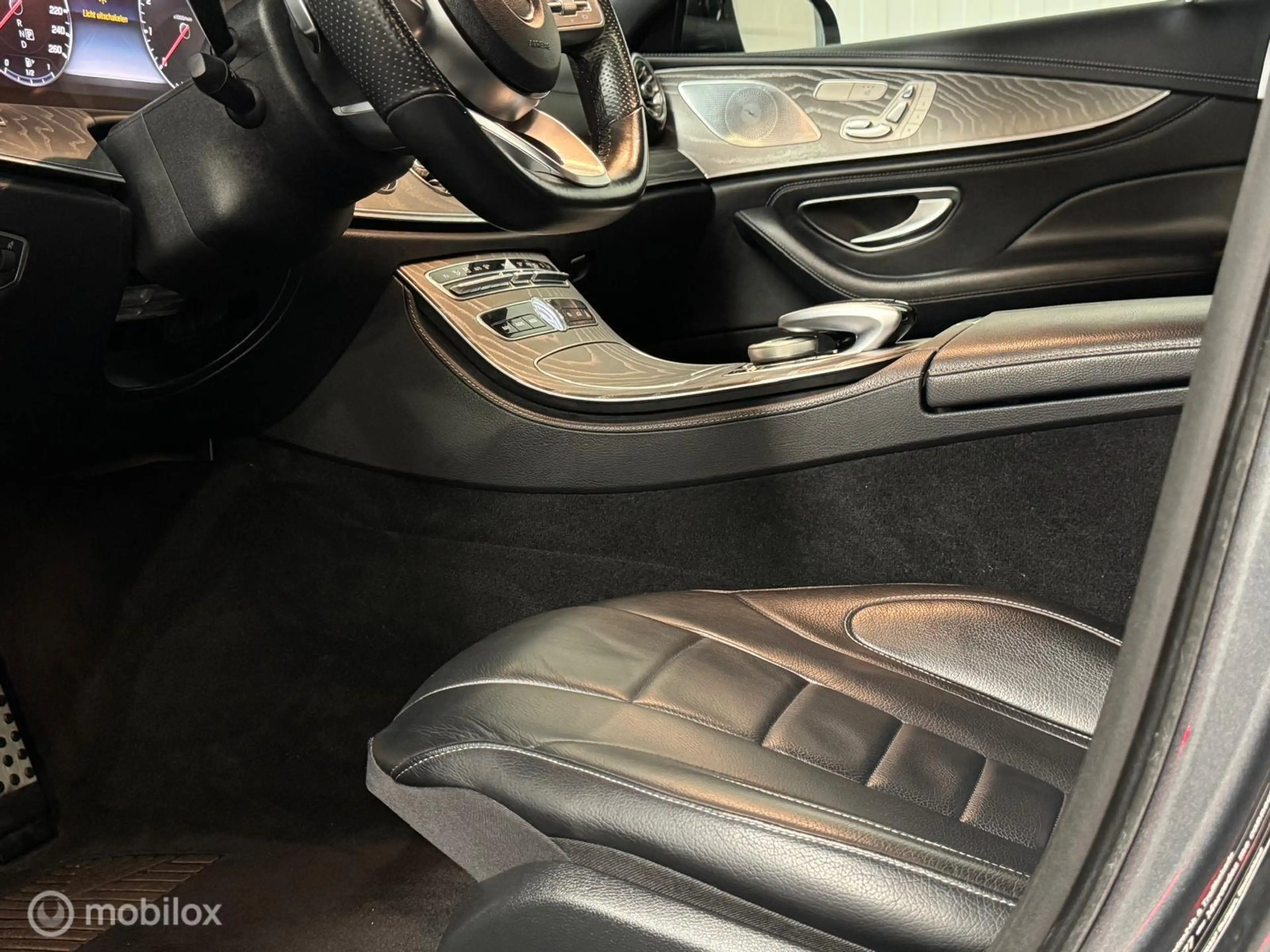 Mercedes-Benz CLS 450 4MATIC Premium AMG-line [ Burm. widescreen histori — photo 32