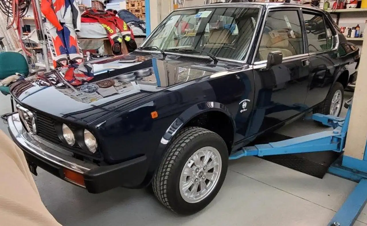 Alfa Romeo Alfetta 2.0 L, foto 1