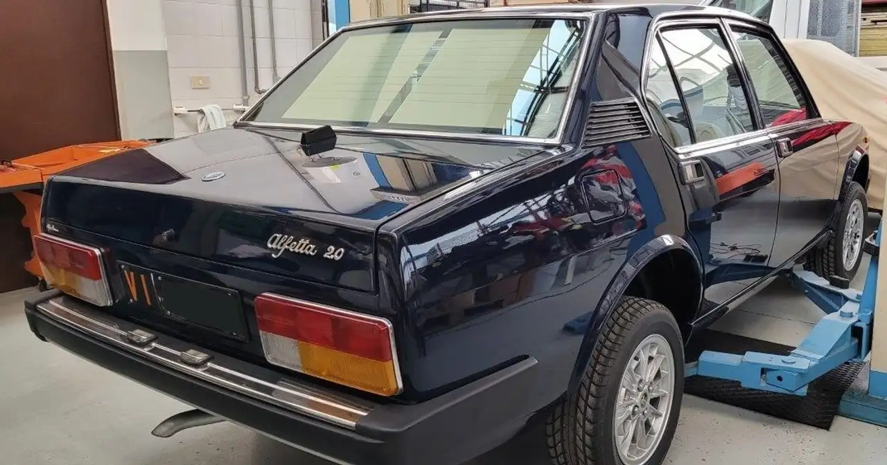 Alfa Romeo Alfetta 2.0 L, foto 2