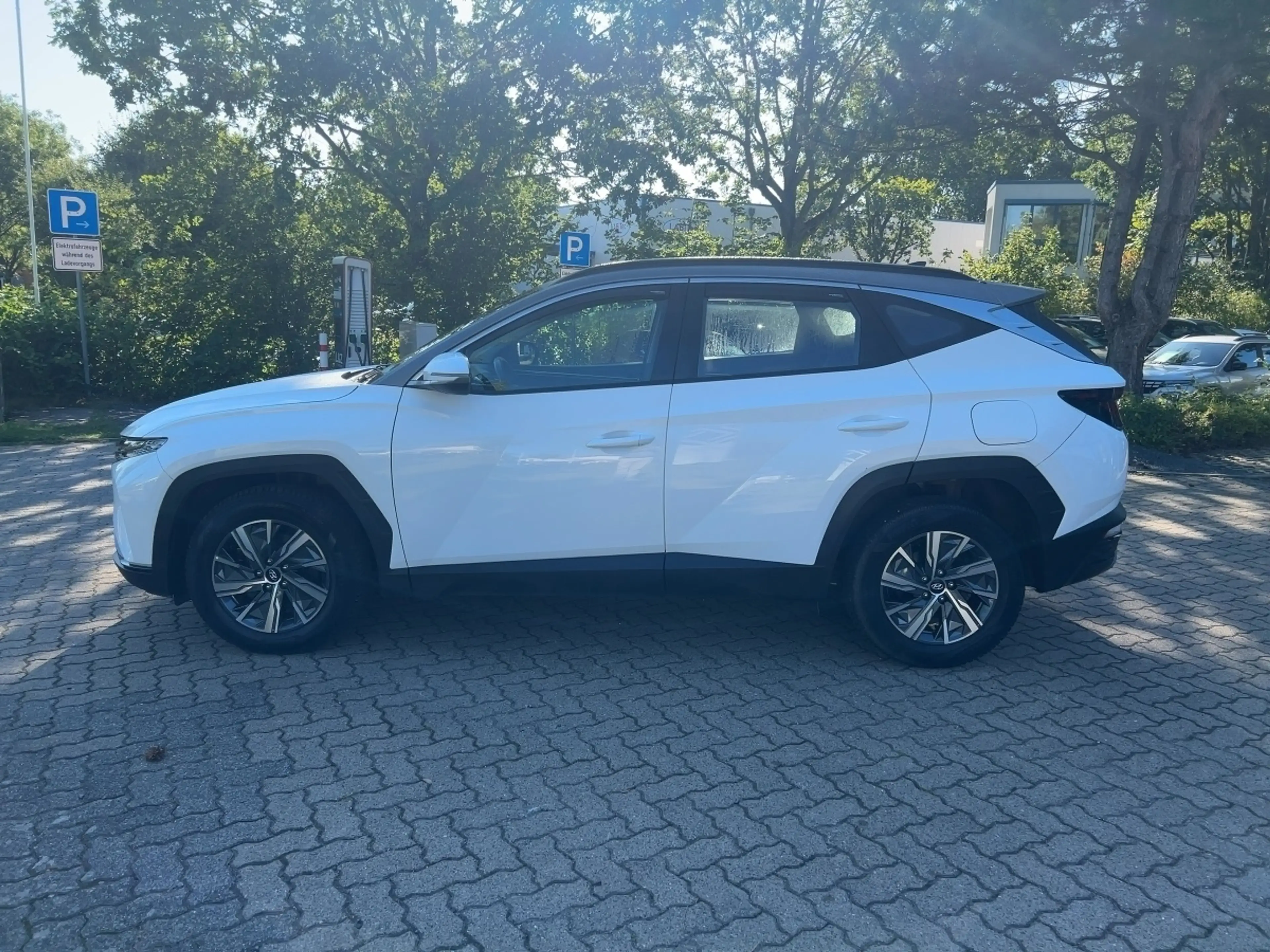 Hyundai TUCSON 1.6 Select Hybrid *GJR,AHK,PDC,SHZ* — photo 2