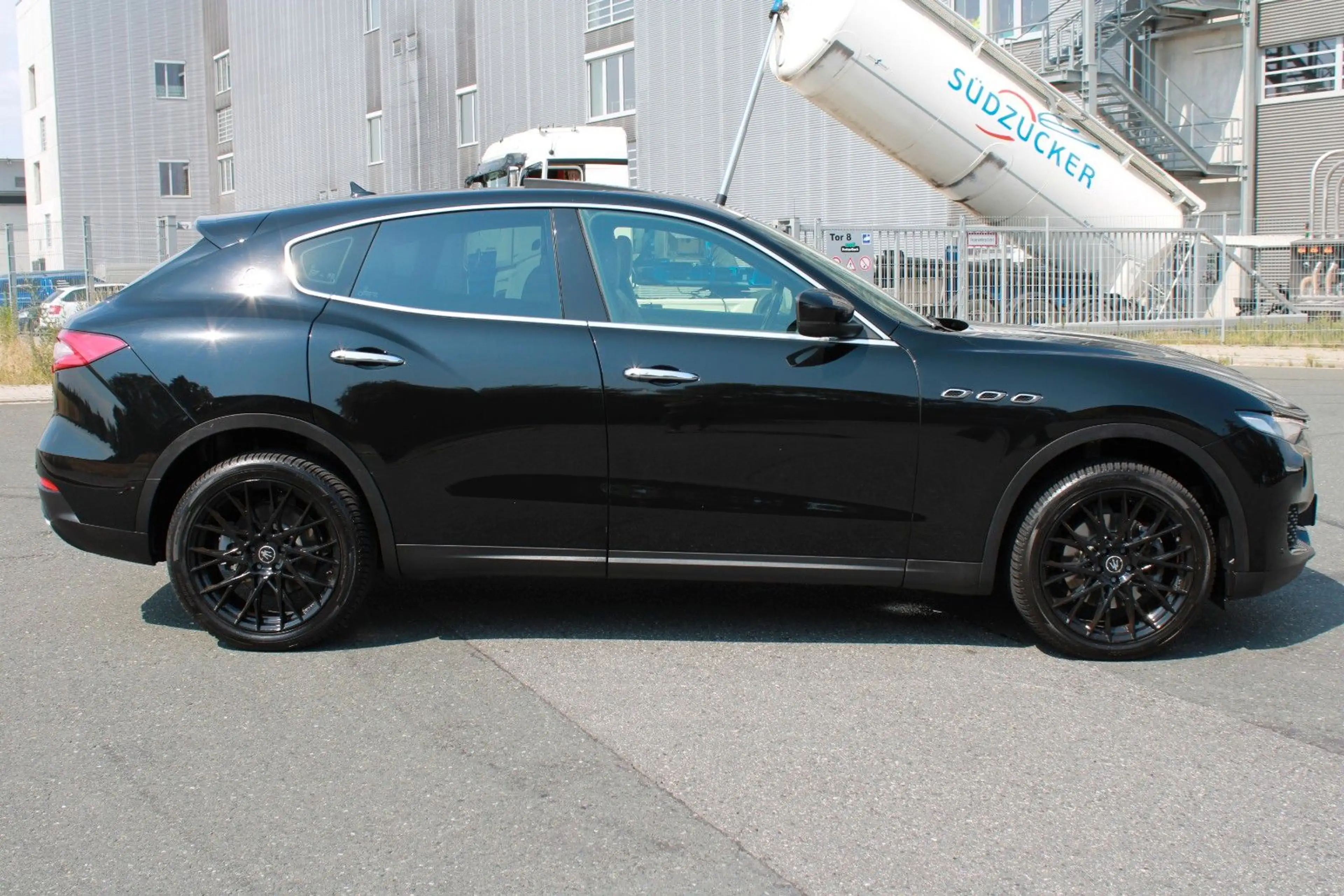 Maserati Levante Diesel LED LEDER Navi PANO KEYLESS — photo 5