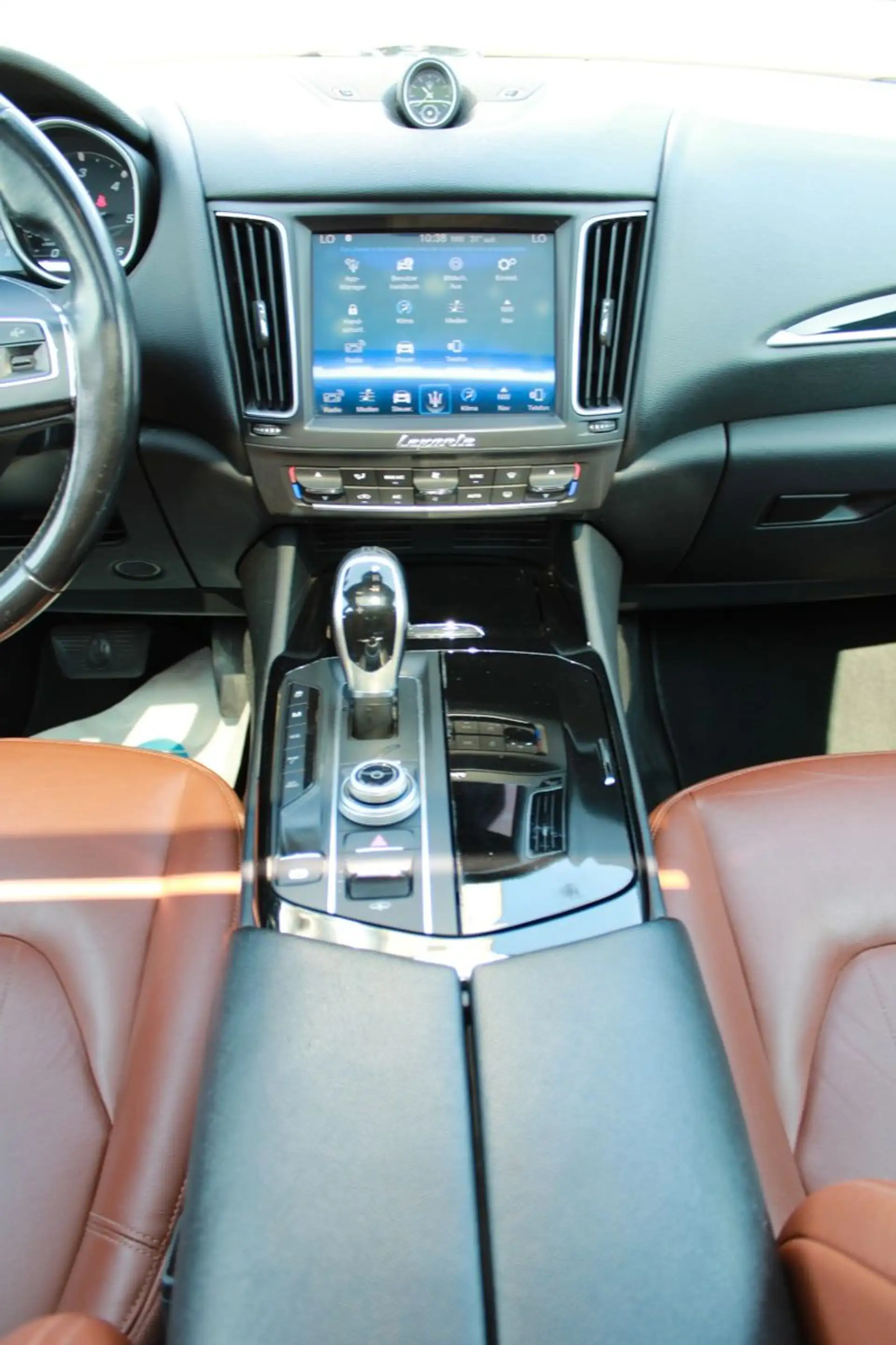 Maserati Levante Diesel LED LEDER Navi PANO KEYLESS — photo 15