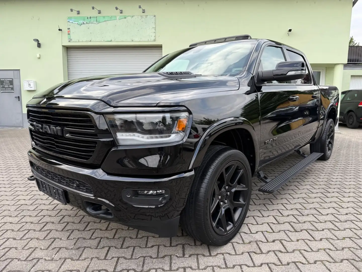 Dodge RAM 1500 5.7 HEMI Laraime 4x4 RAM-BOX LPG-GAS Schwarz - 2