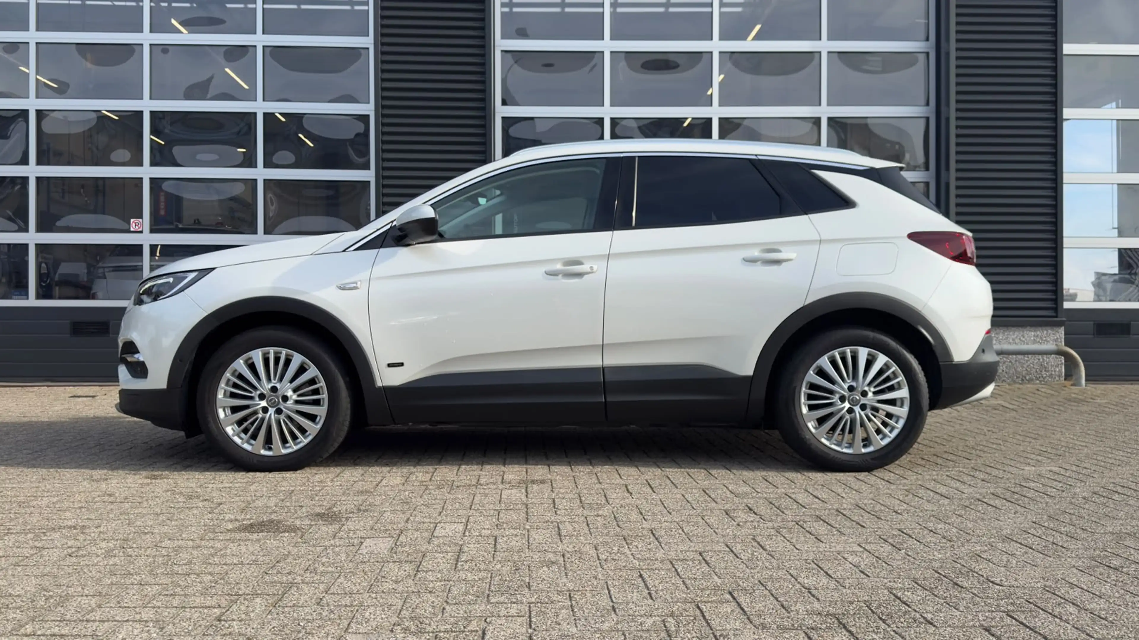Opel Grandland X 1.6 Turbo 225pk Hybrid innovation | Camera voor & — photo 2