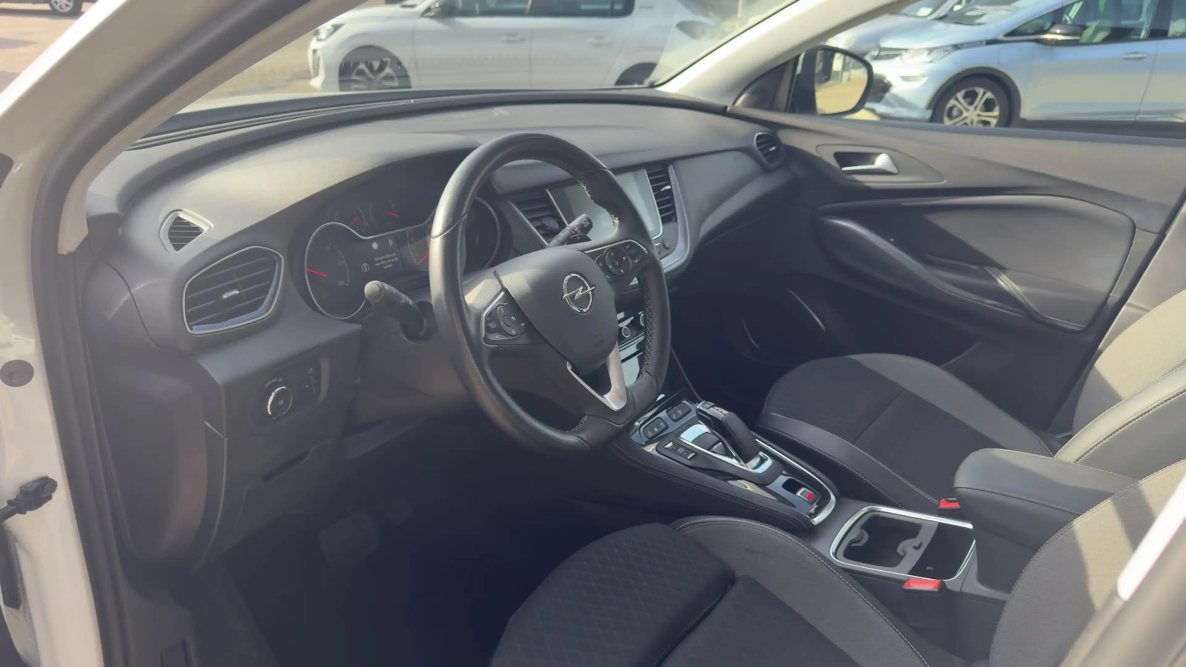 Opel Grandland X 1.6 Turbo 225pk Hybrid innovation | Camera voor & — photo 11