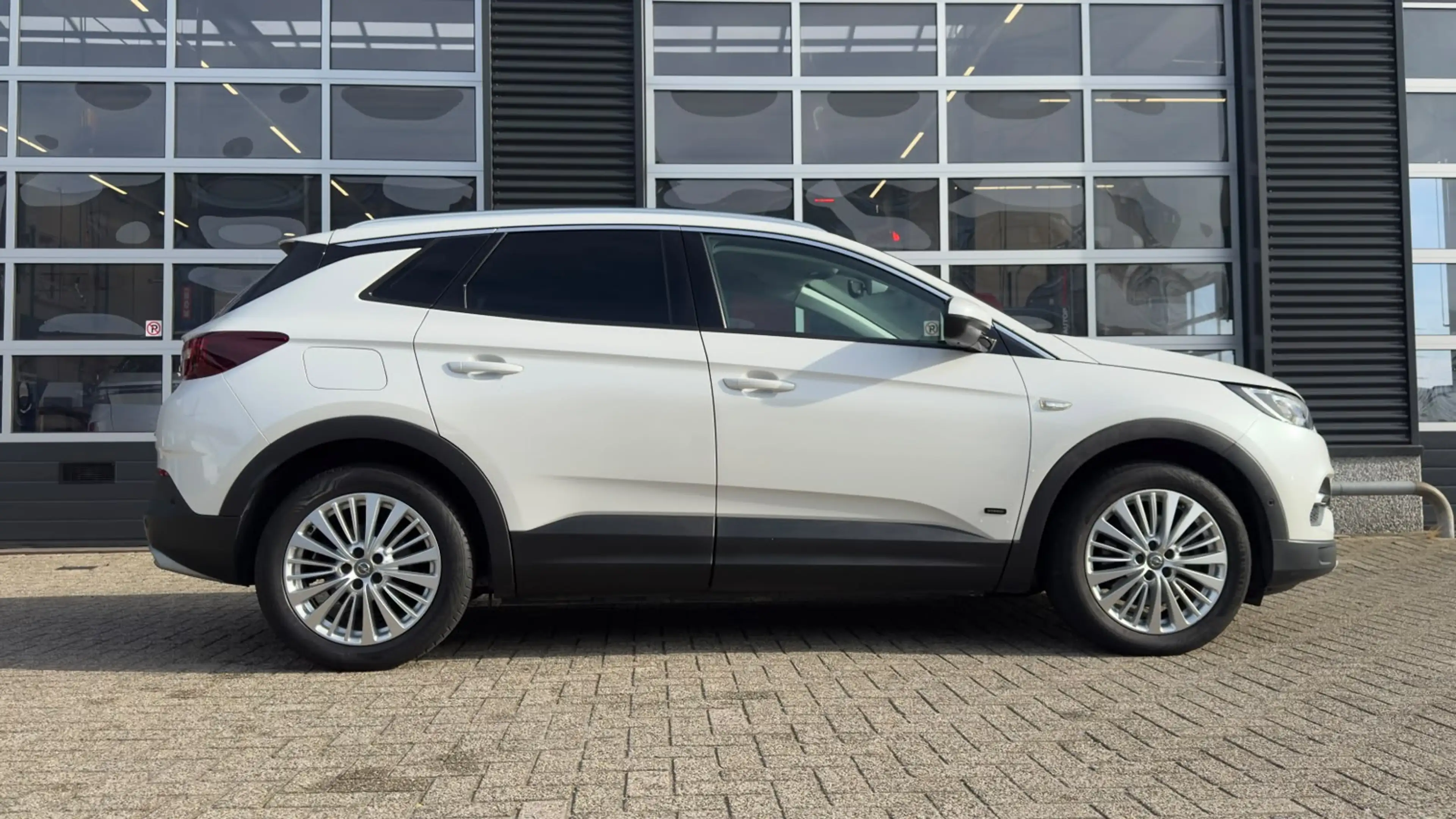 Opel Grandland X 1.6 Turbo 225pk Hybrid innovation | Camera voor & — photo 6
