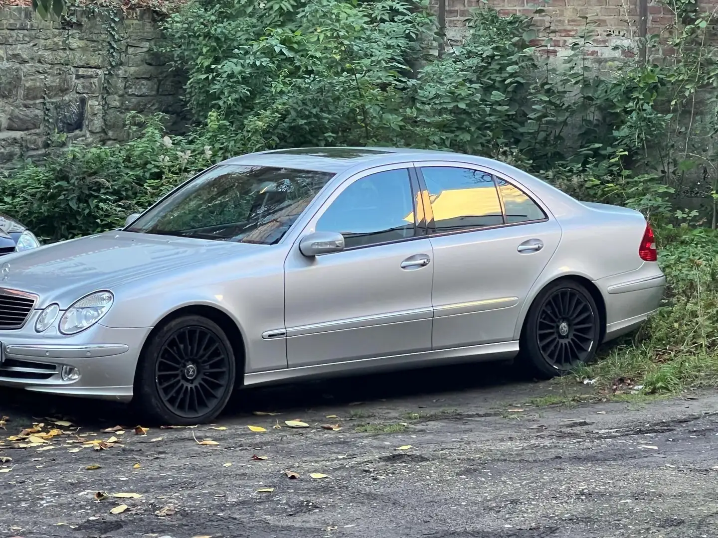 Mercedes-Benz E 240 E 240 Avantgarde Silber - 2