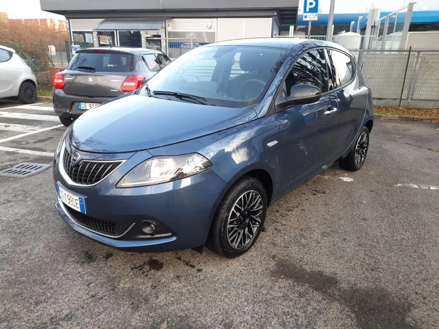 Lancia Ypsilon 1.0 FireFly 5 porte S&S Hybrid Platino Bleu - 1