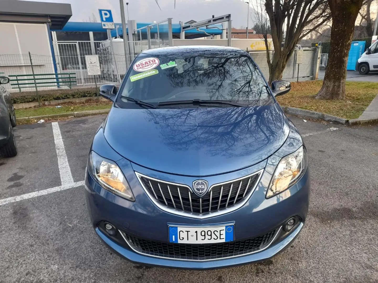 Lancia Ypsilon 1.0 FireFly 5 porte S&S Hybrid Platino Bleu - 2