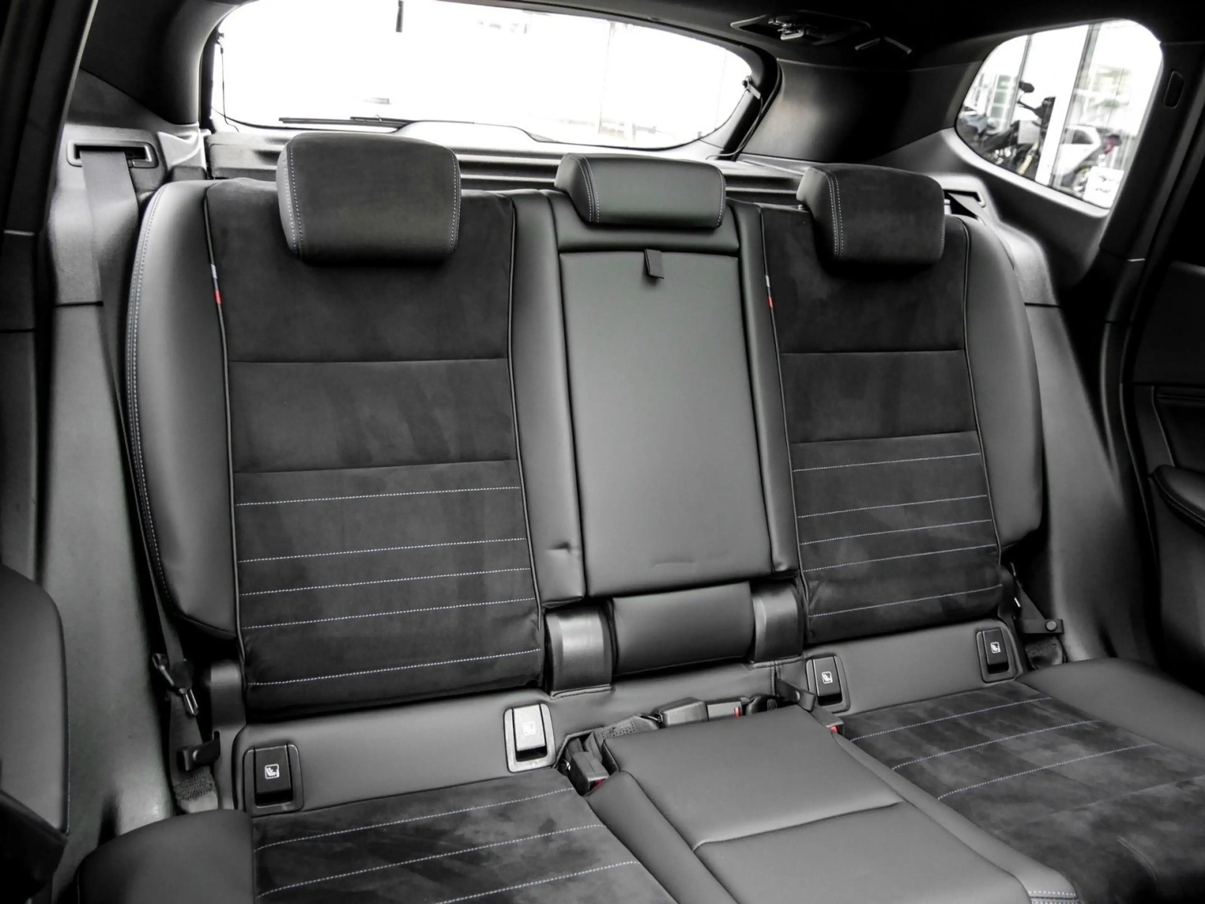 BMW iX1 xDrive30 M SPORT+PANO+H/K+HuD+DA PROF+360° — photo 4