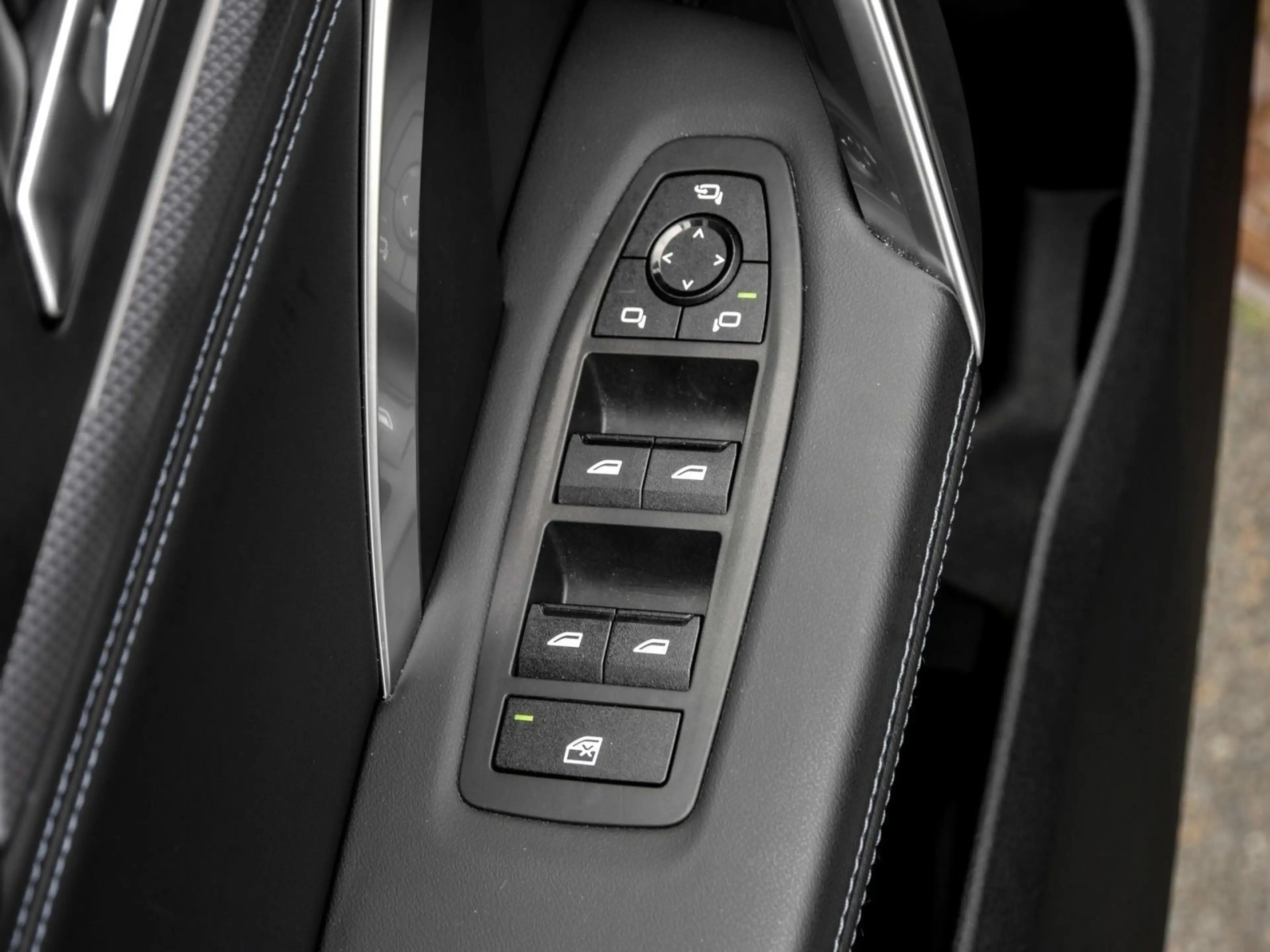 BMW iX1 xDrive30 M SPORT+PANO+H/K+HuD+DA PROF+360° — photo 16