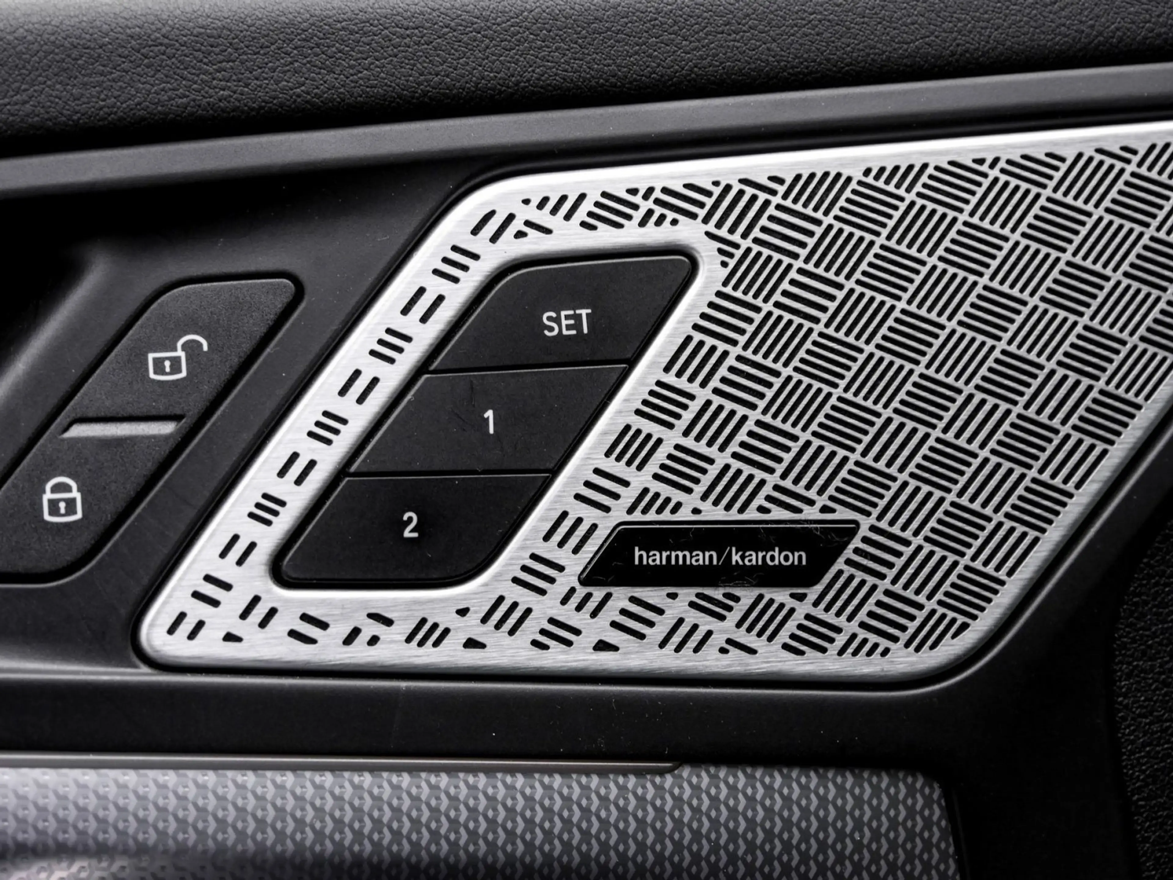 BMW iX1 xDrive30 M SPORT+PANO+H/K+HuD+DA PROF+360° — photo 13