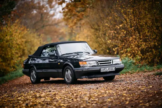 Saab 900