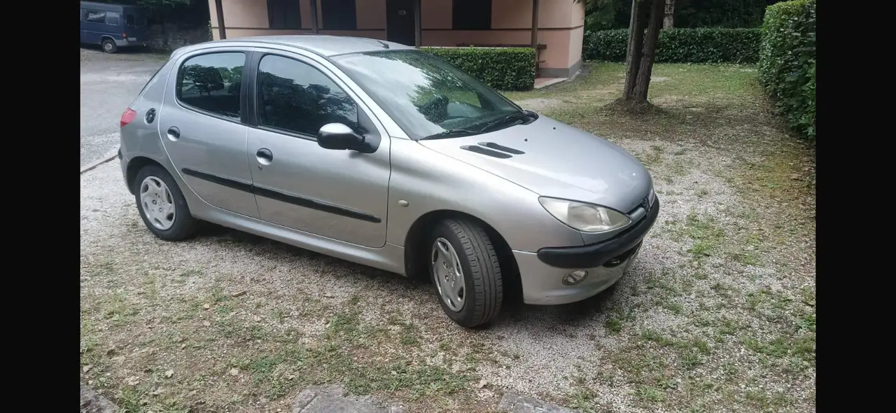 Peugeot 206 5p 1.1 XR c/2airbag, foto 3