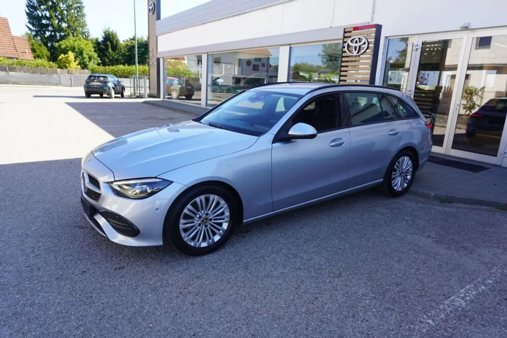 Mercedes-Benz C 200 d T Aut. *LED*KAMERA*SHZ* Silber - 2