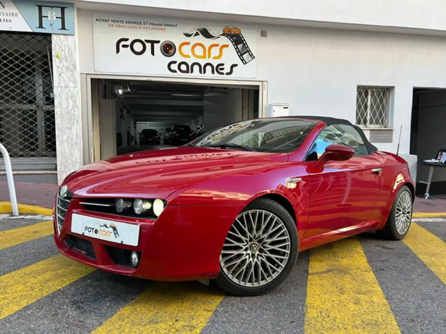 Alfa Romeo Spider 2.2 JTS DISTINCTIVE Rouge - 1