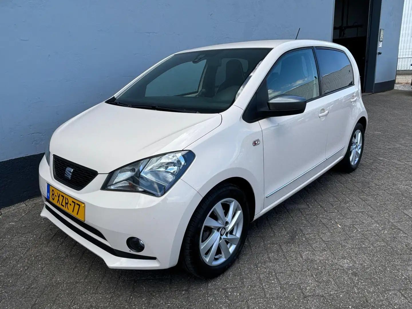 SEAT Mii 1.0 Mii by Mango - Lederen/Alcantara Interieur Beige - 1