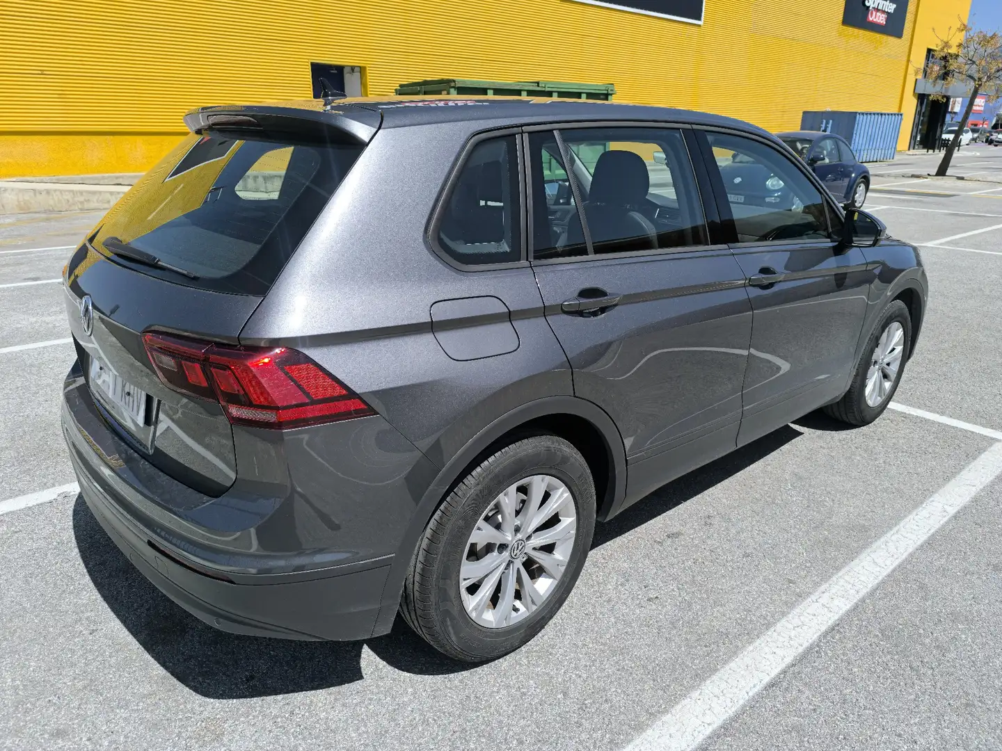 Volkswagen Tiguan Tiguan 1.4 TSI Edition 92kW Edition Gris - 1