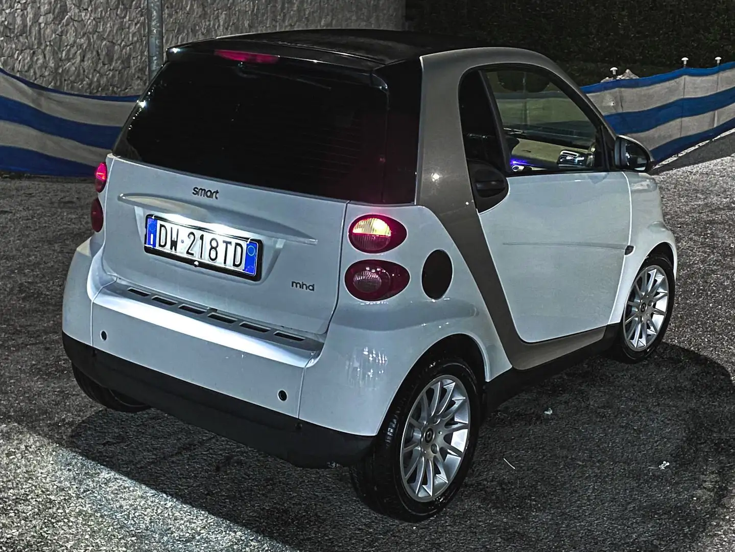 smart forTwo fortwo 1000 52 kW MHD coupé passion Bianco - 2