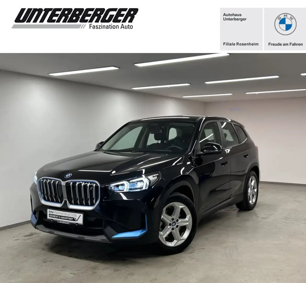 BMW iX1 xDrive30 Head-Up DAB LED Komfortzg. AHK Shz Чорний - 1