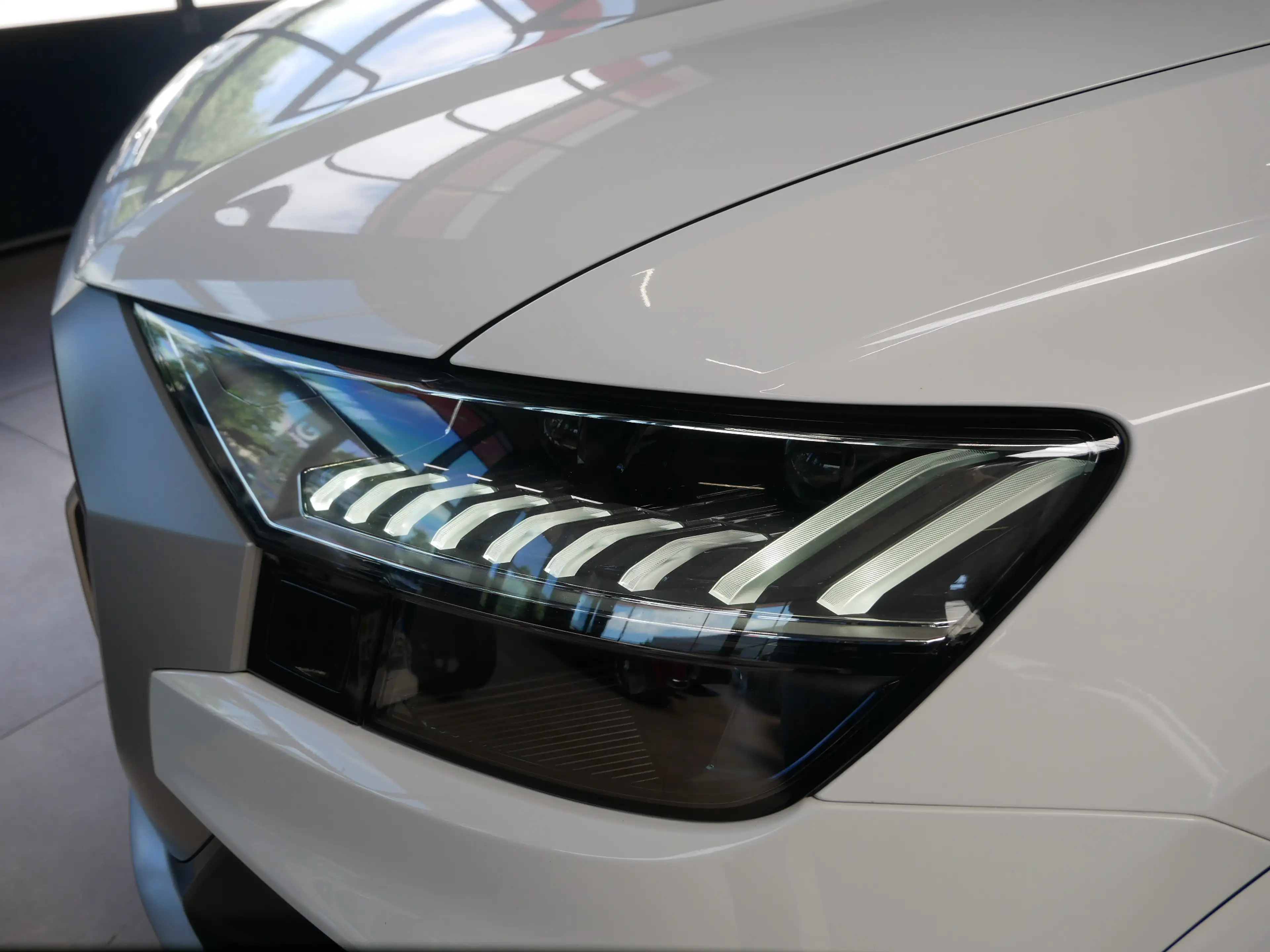 Audi SQ8 4.0 TDI quattro 360 HUD Matrix-LED B&O AHK — photo 9