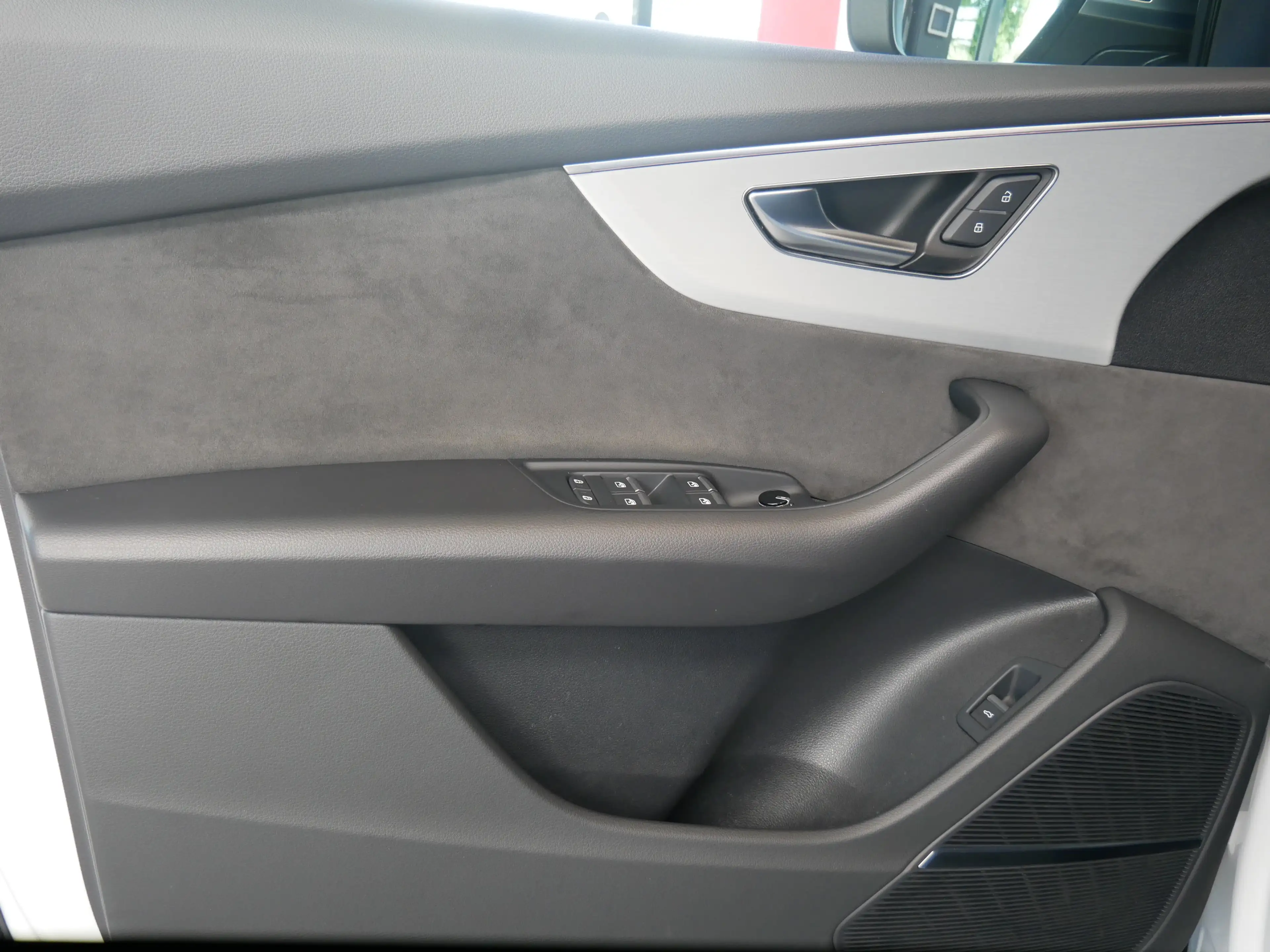 Audi SQ8 4.0 TDI quattro 360 HUD Matrix-LED B&O AHK — photo 12