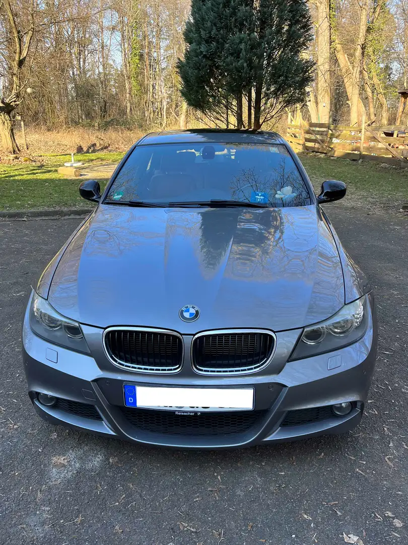 BMW 320 320d DPF Touring Aut. M-Sport GSHD Xenon Grau - 2