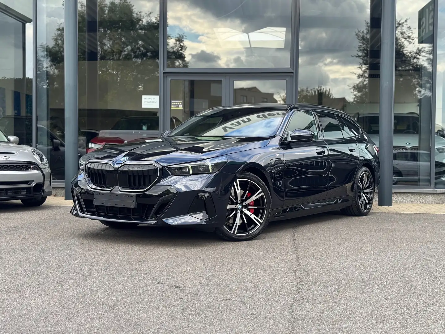 BMW 530 e xDrive Touring M Sport Pro/ BOW&WIL / PANO / 360 Zwart - 1