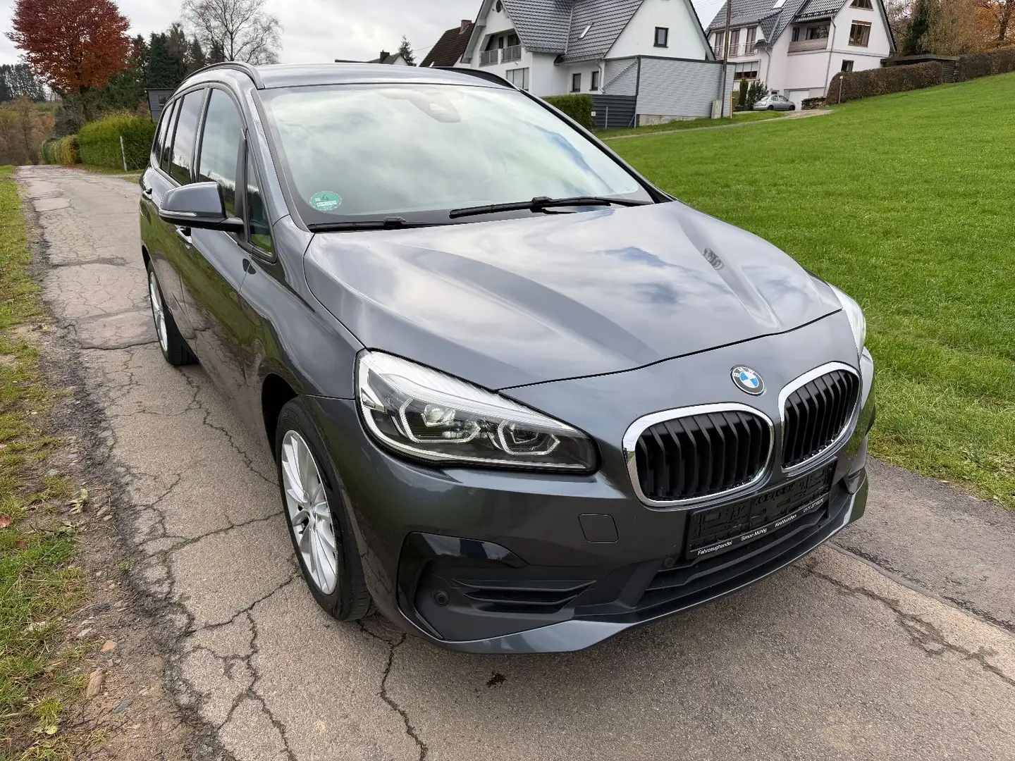 BMW 218 d 2 Gran Tourer xDrive Advantage Automatik Gris - 1