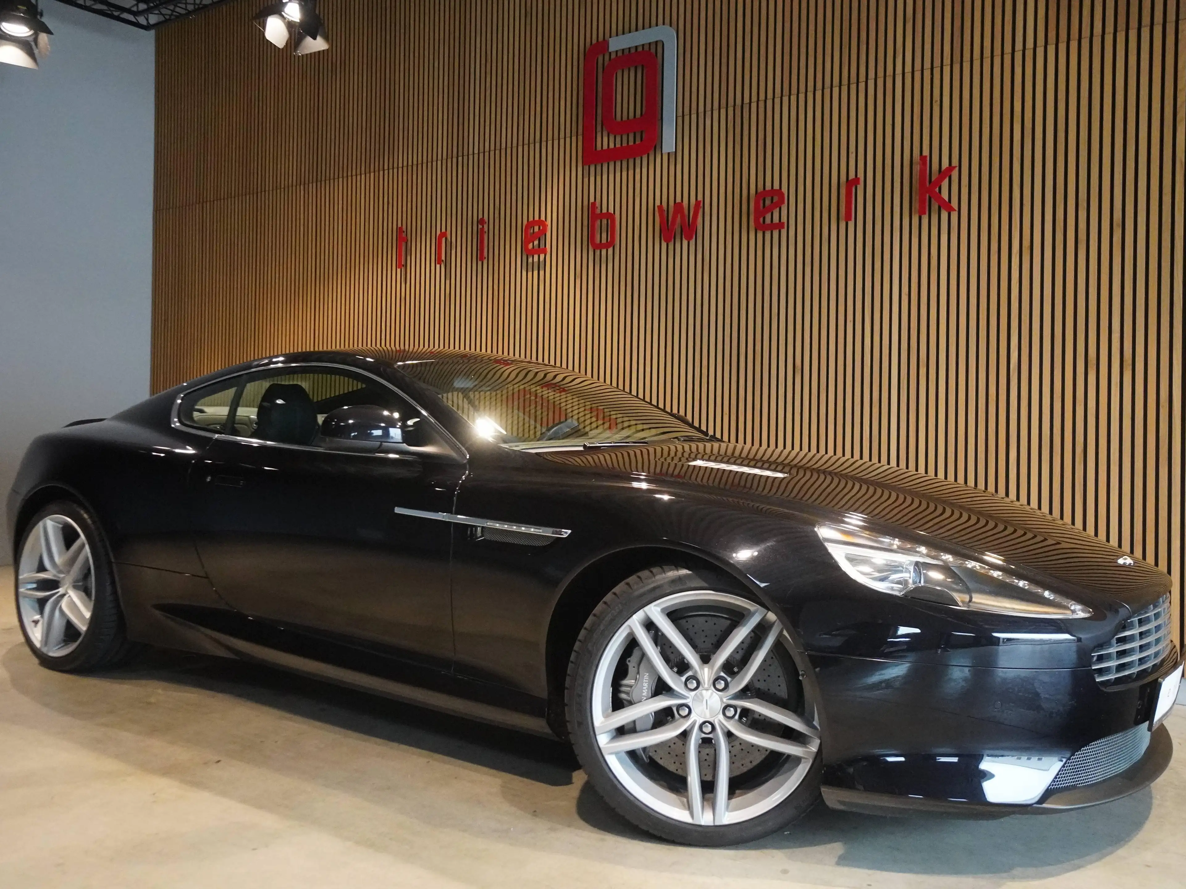Aston Martin DB9 Coupe V12 6.0 -BRD-U-frei-1 HD-Orig. 15 TKM — photo 2