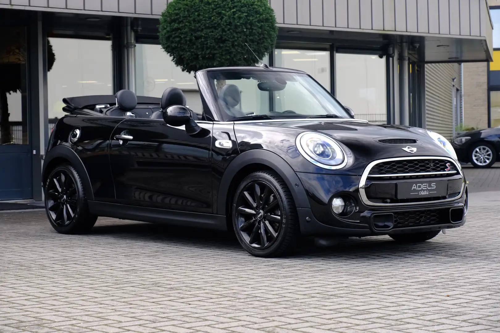 MINI Cooper S Cabrio Mini 2.0 192PK Chili Serious Business Harman Kardo Černá - 2