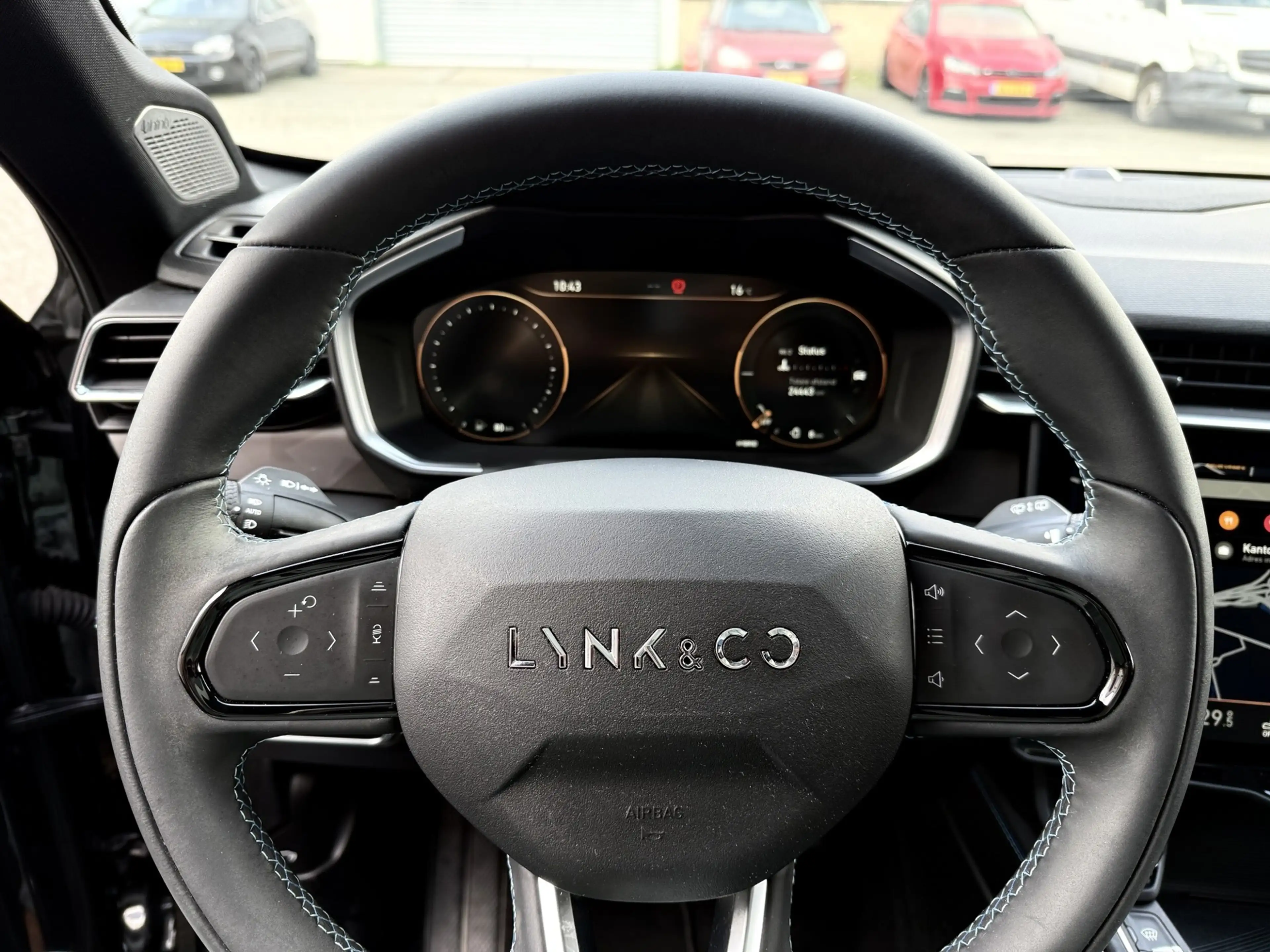 Lynk & Co 01 1.5, Zwarte hemel, Vlack edition — photo 15