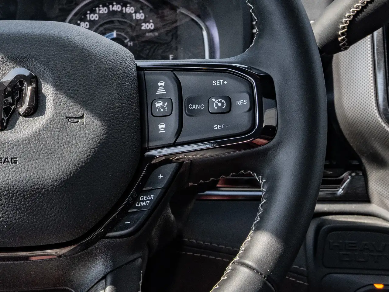 RAM 2500 снимка RAM 2500