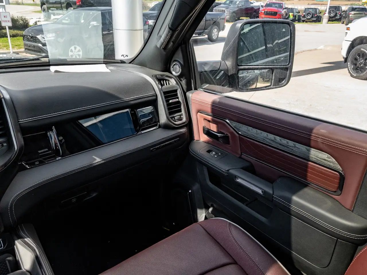RAM 2500 снимка RAM 2500