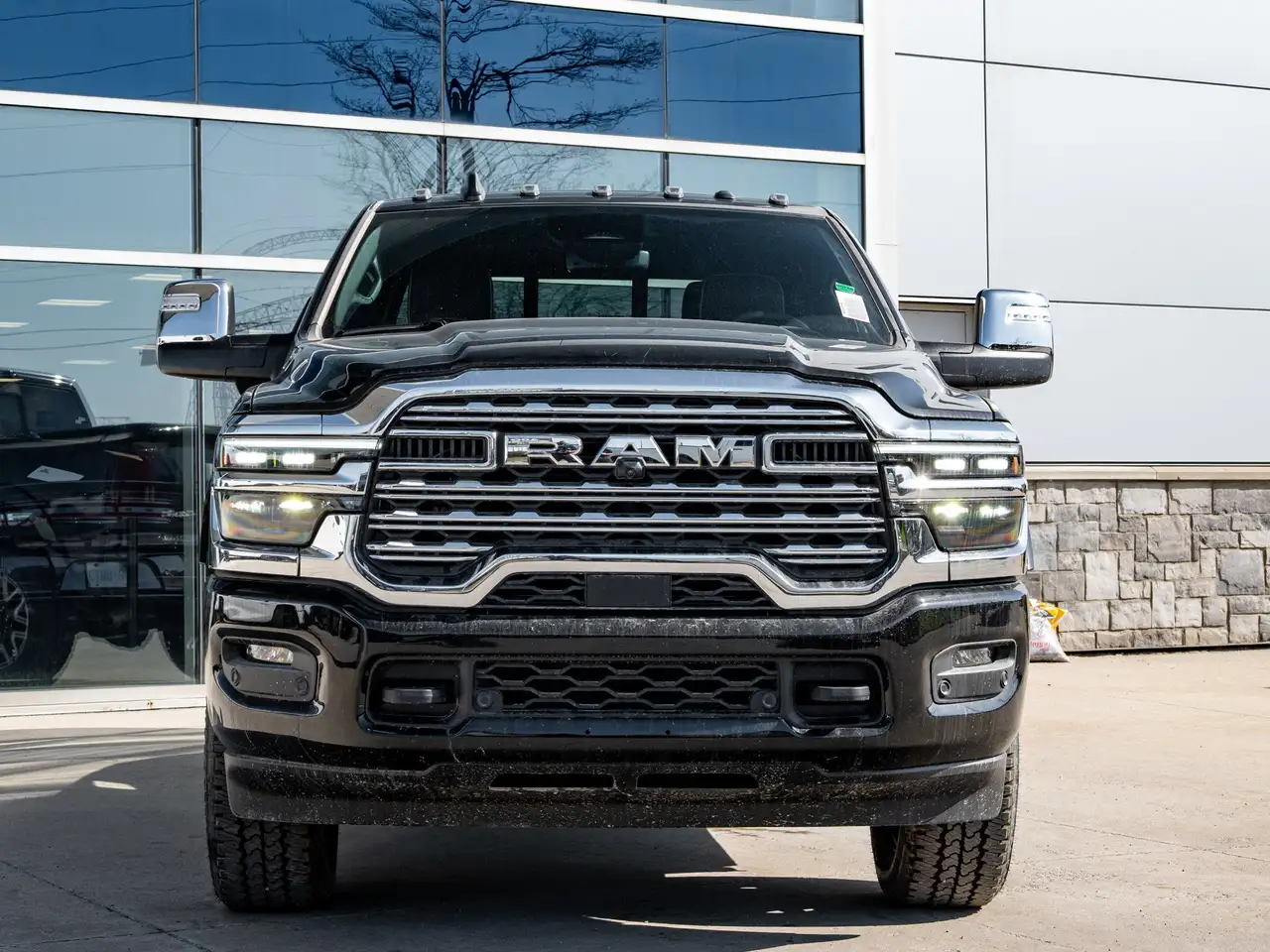 RAM 2500 снимка RAM 2500