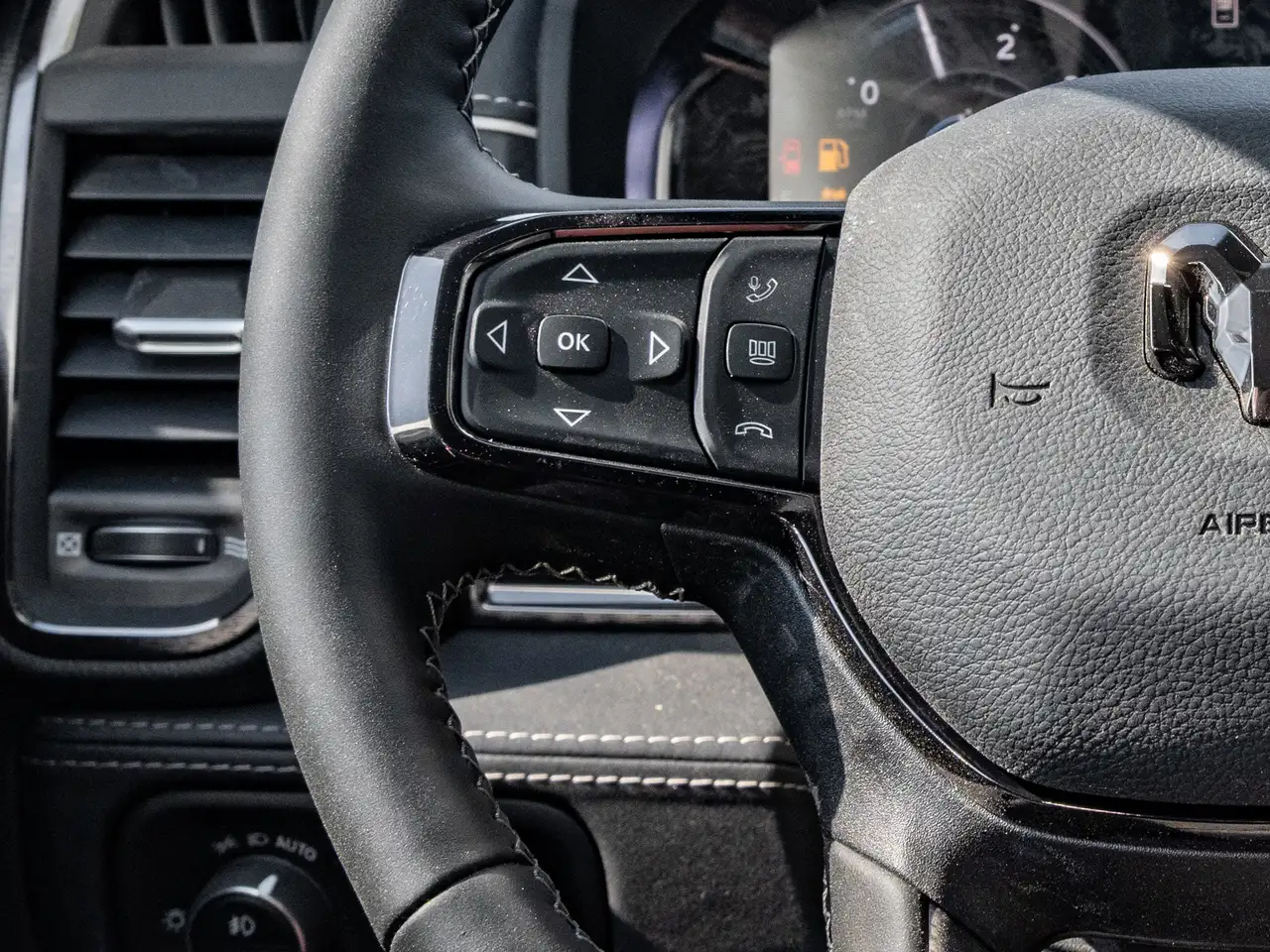 RAM 2500 снимка RAM 2500